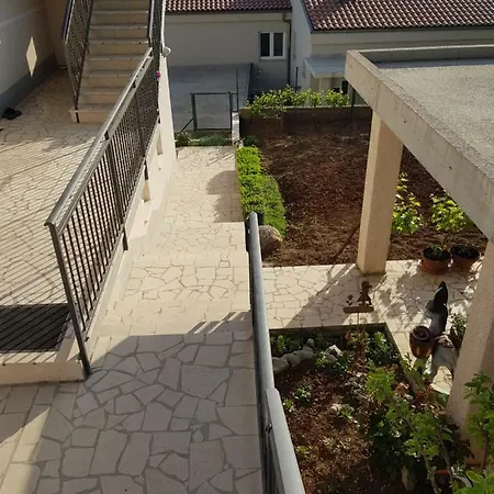 Nera Pensión 3*